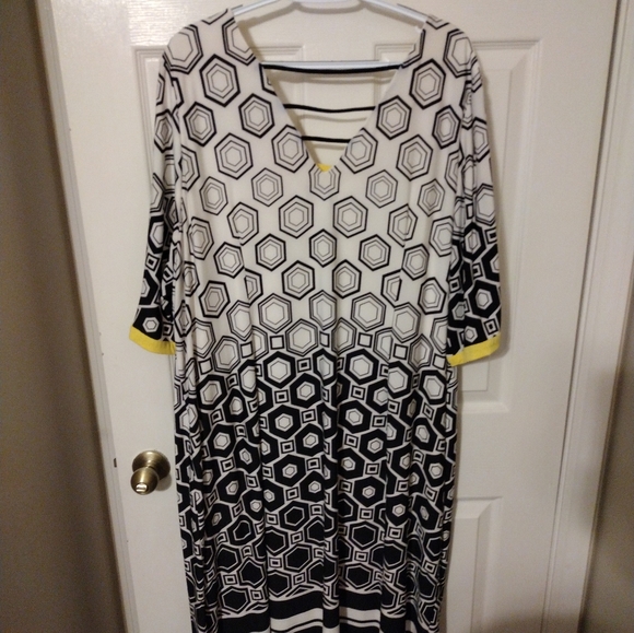 Dress - Picture 2 of 2